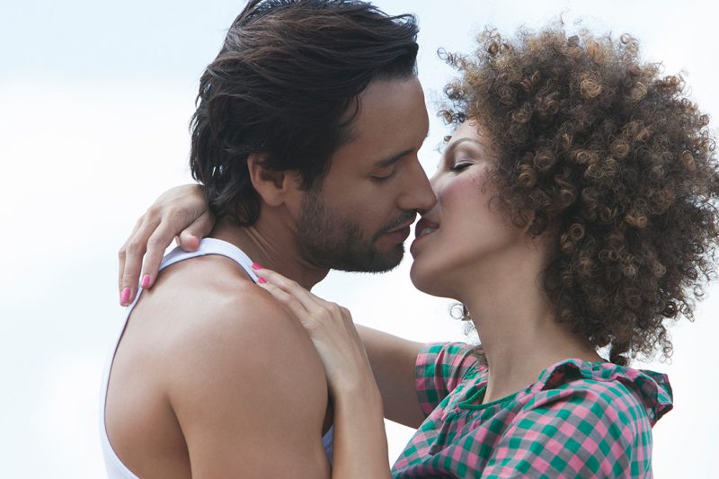 Những lời khuyên cho tình yêu trong bồn tắm là gì? Phụ nữ thích được hôn ở đâu