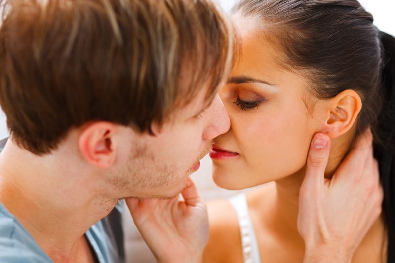 Một người phụ nữ cảm thấy hài lòng nhất trong bao lâu? Những tư thế tình yêu hài lòng nhất cho một người phụ nữ là gì?