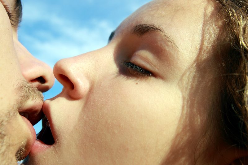 Có phải phụ nữ mạnh mẽ ít có khả năng yêu? Những hành động tình yêu không phổ biến nhất cho các cô gái là gì?