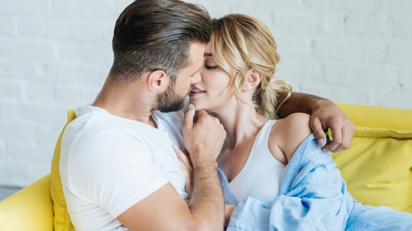 Con trai không thể cưỡng lại cô gái hôn anh nhất? Làm thế nào để các cô gái làm những kỹ năng tốt?