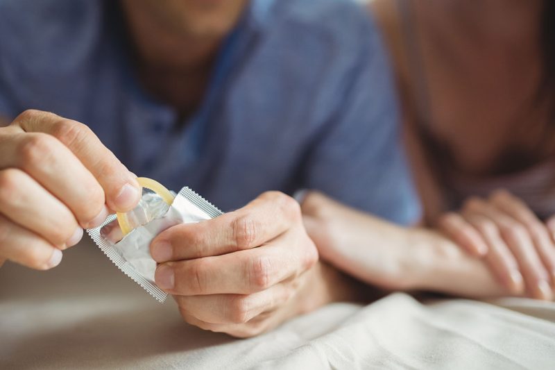 Những loại bao cao su có thể được chia thành? Bao cao su có thể gây ra tác dụng phụ?