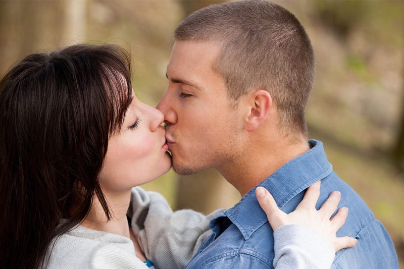 Các biện pháp phòng ngừa cho việc ngủ khỏa thân là gì? Có phải giấc ngủ khỏa thân có lợi để bảo vệ các chức năng sinh sản của nam giới?