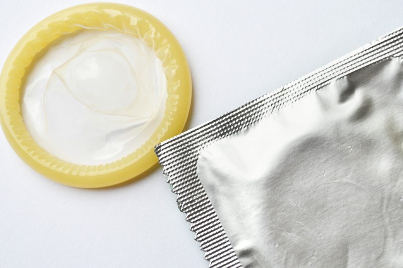 Làm thế nào để nhìn vào đường kính của một bao cao su lớn? Làm thế nào lớn là một dương vật phù hợp cho một bao cao su lớn?