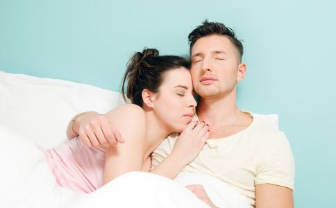 Đàn ông đồ chơi tình dục nào? Đàn ông tán tỉnh nào?