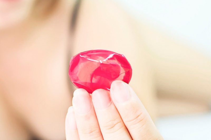 Bao cao su có ren là gì? Làm thế nào hiệu quả là một bao cao su có ren?