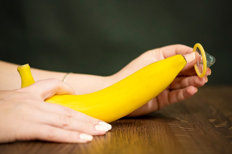 Những lợi ích của việc ngủ khỏa thân là gì? Những người đàn ông ngủ khỏa thân có tự tin hơn vào đời sống tình dục của họ không?