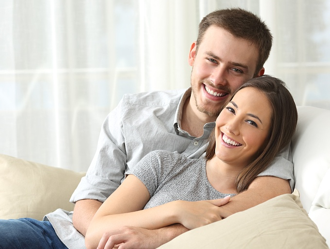 Cảm giác như thế nào khi để bạn gái của bạn đeo vớ và tình yêu? Phụ nữ có thể đeo vớ quyến rũ đàn ông không?