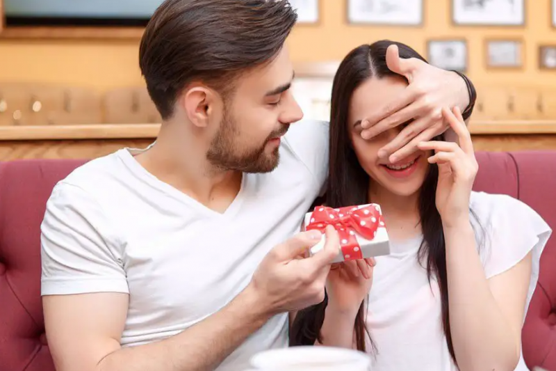 Các kỹ năng tình dục cho đàn ông và phụ nữ trưởng thành để yêu? Tại sao rất nhiều người đàn ông thích phụ nữ trưởng thành