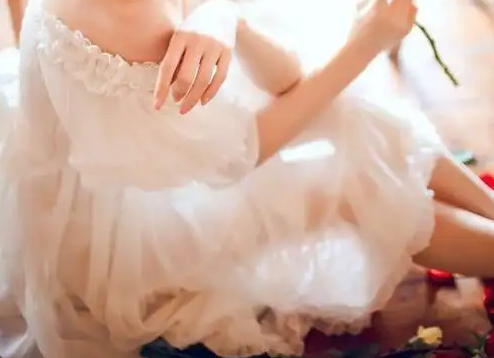 Chức năng của một người phụ nữ xinh đẹp là lông mu? Khi nào là tuổi của tóc mu của phụ nữ sẽ phát triển