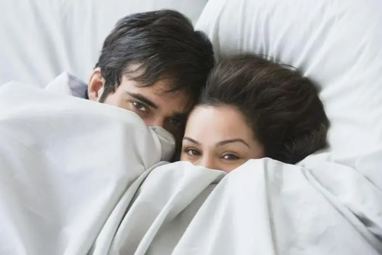 Bao lâu thì một cặp vợ chồng nên quan hệ tình dục? Tại sao họ không thể quan hệ tình dục sau khi uống?