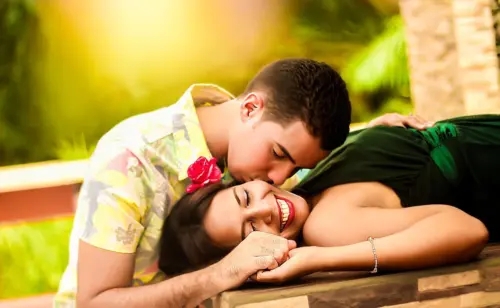 Cảm giác như thế nào khi mặc đồ chơi nhỏ khi đi ra ngoài có thuận tiện khi đi học với một con bướm vô hình không?