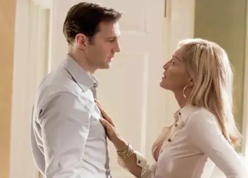 Kinh nghiệm của tình yêu văn phòng là gì? Cách làm tình yêu văn phòng