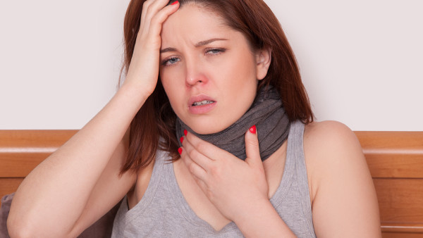 Có phải polyp dây thanh âm có nghiêm trọng không? Các triệu chứng của polyp dây thanh âm là gì