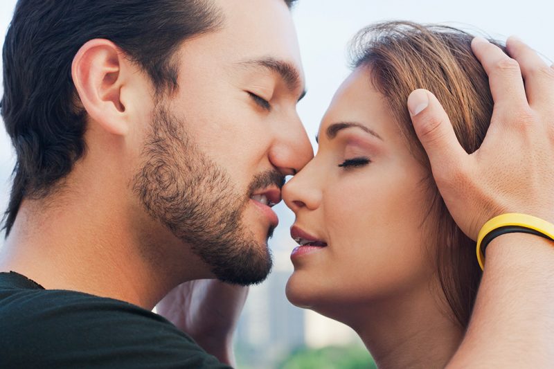 MUA có nghĩa là gì? Làm thế nào để các cô gái phản ứng với MUA?