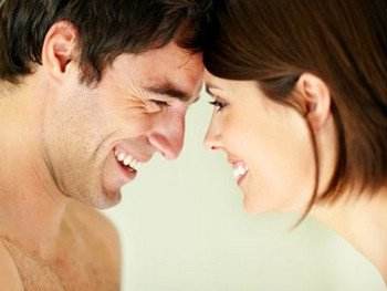 Cái nào tốt hơn, Viagra hoặc Delay Spray? Cái nào an toàn hơn, viagra hoặc thuốc xịt trì hoãn?